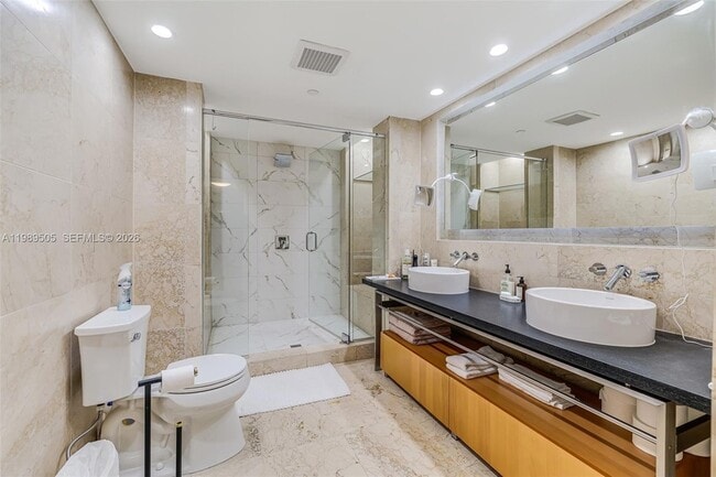 Building Photo - 6000 Collins Ave