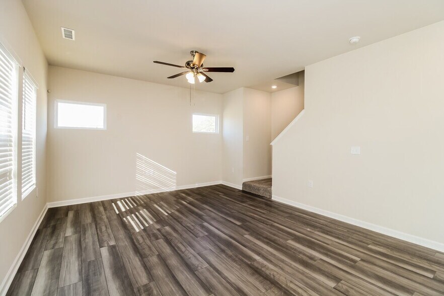 Building Photo - 111 Windy Knl Dr