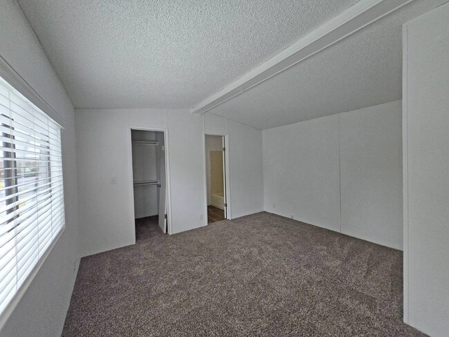 Building Photo - 8633 E Brundage Ln
