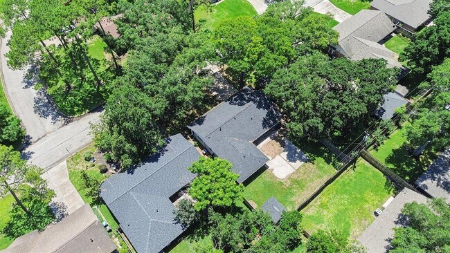 Building Photo - 9622 Fairdale Ln