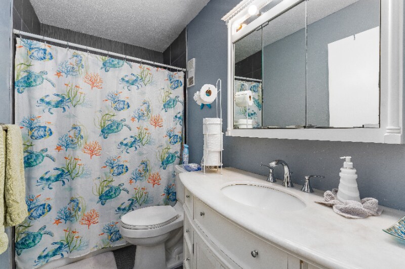 Building Photo - 204 Pompano Dr SE