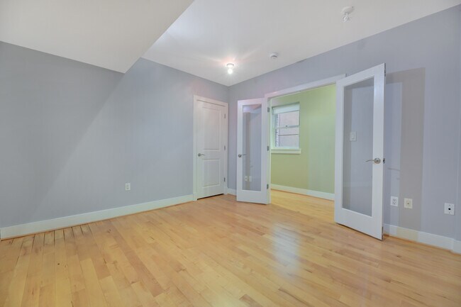 Building Photo - 1425 Rhode Island Ave NW