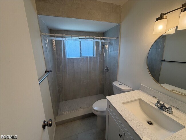 Building Photo - 5831 Casablanca Ct