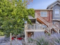 Building Photo - Stunning 2 Bedroom 2 Bathroom condo In Aurora with a garage!