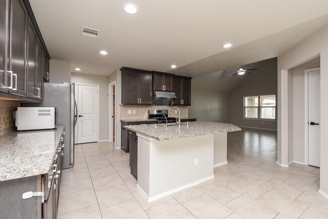Building Photo - 4602 Tuscan Lily Dr
