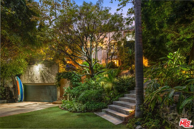 Building Photo - 175 W Channel Rd