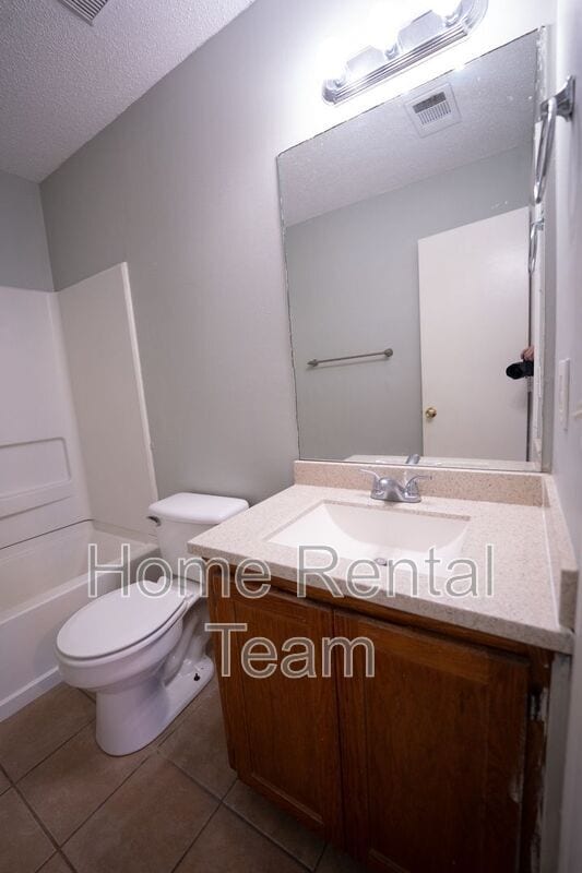 Building Photo - 148 Finn Cir