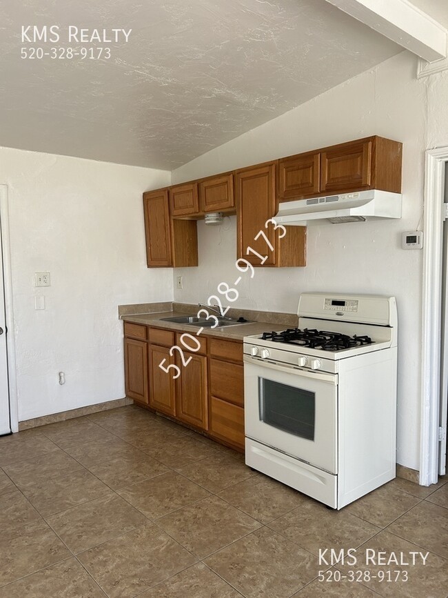 Building Photo - 1 Bed / 1 Bath - OWNER/AGENT