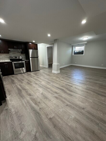 Building Photo - 918 Crain St