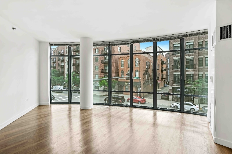 Primary Photo - 1152 W Madison St
