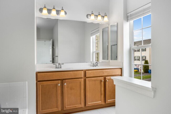 Building Photo - 202 Bardel Dr