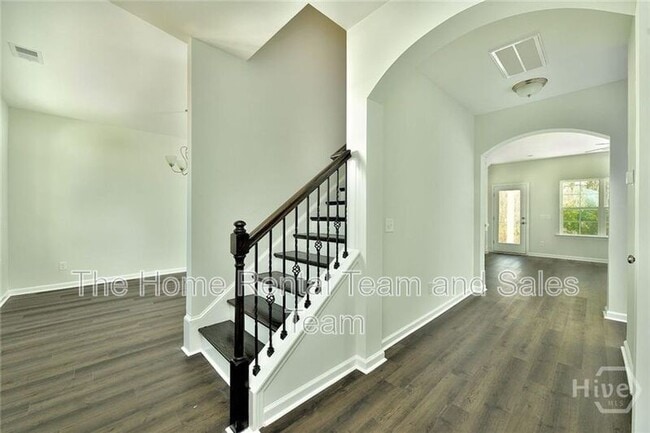 Building Photo - 293 McCrady Dr