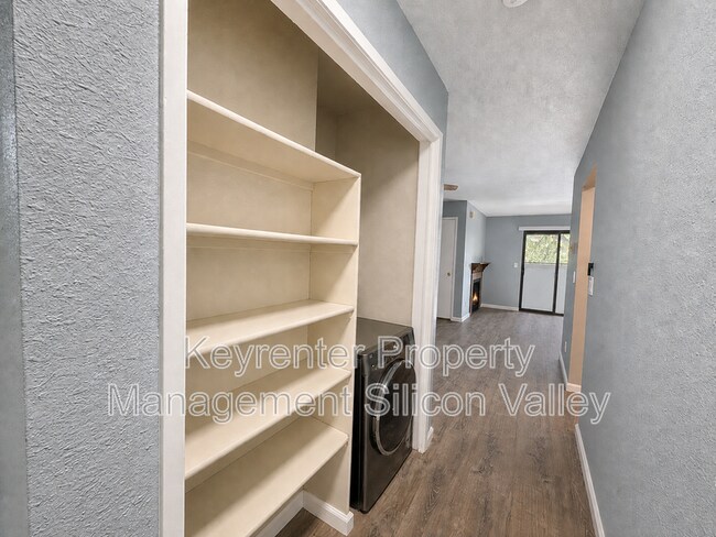 Building Photo - 1418 Capurso Way