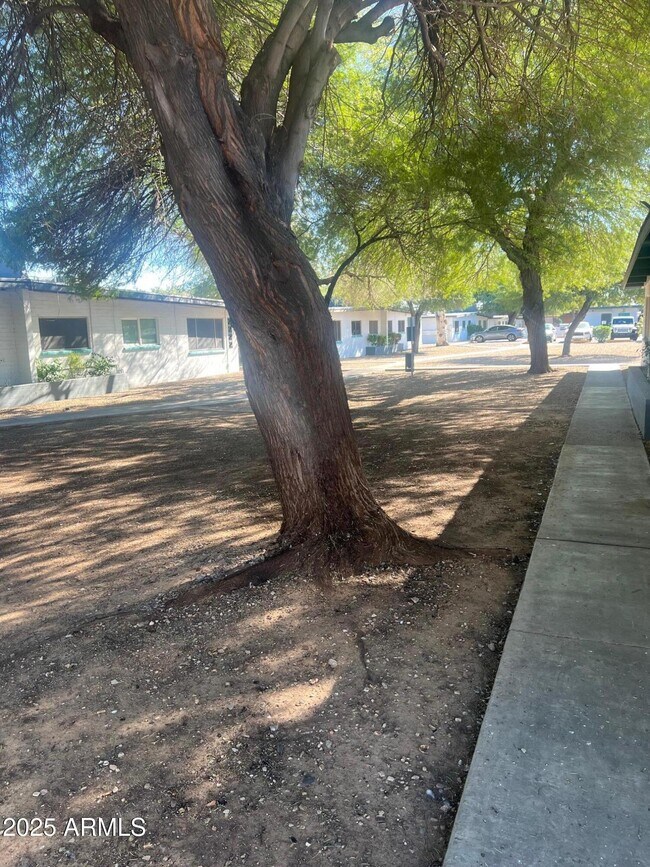 Building Photo - 1518 W Colter St