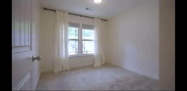 Building Photo - 468 Timberwood Dr