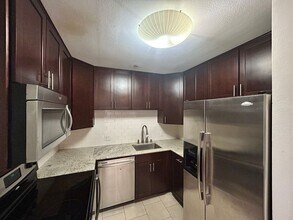 Building Photo - Beautiful 2B/2BA Condo in Mission Hills for Rent!