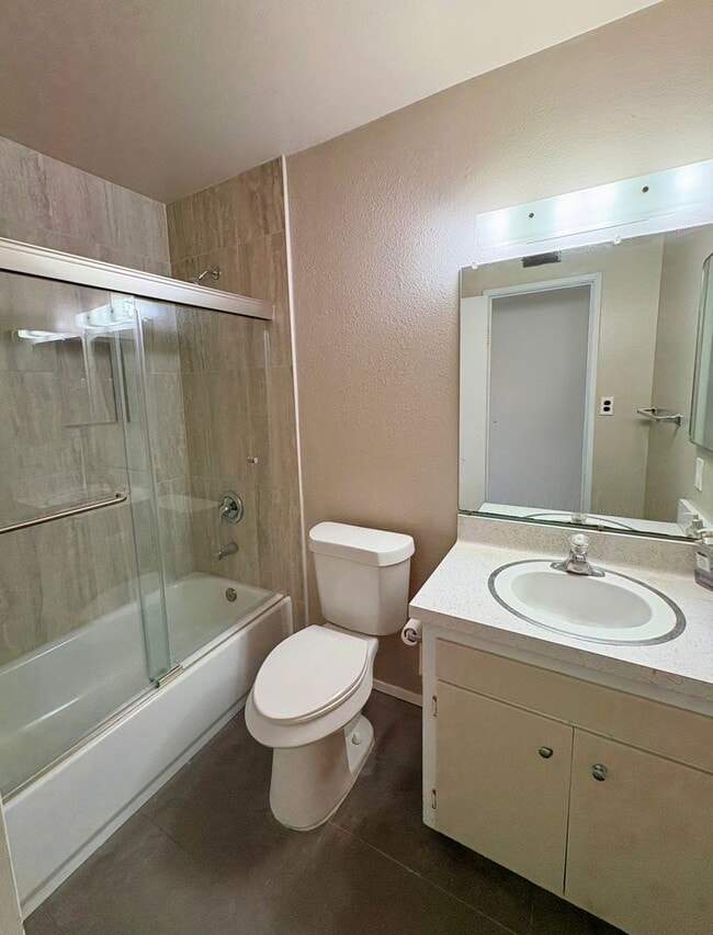 Building Photo - Single Story Home In The Heart of Clairemont