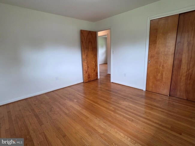 Building Photo - 25020 Oak Dr