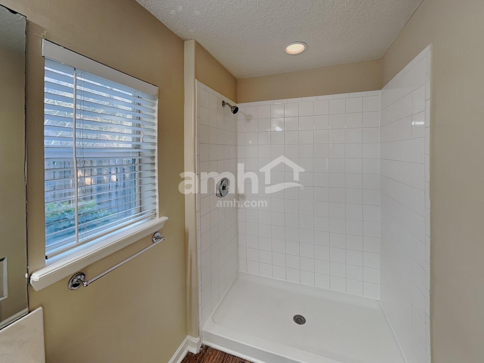Building Photo - 284 Brantley Harbor Dr