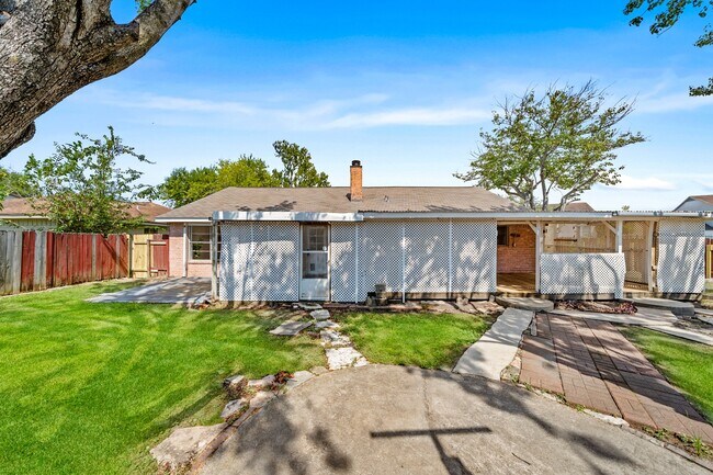 Building Photo - 11303 Trudeau Dr