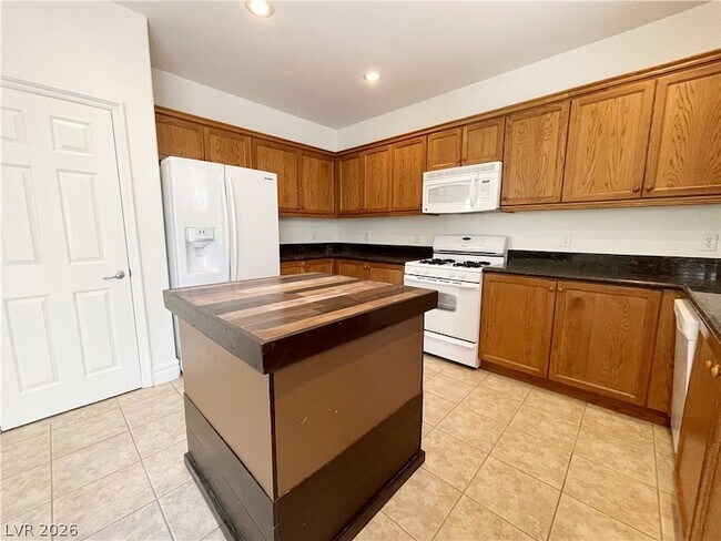 Building Photo - 9748 Waukegan Ave