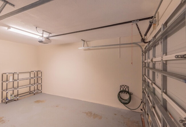 Building Photo - 7522 SW Herrington Ln