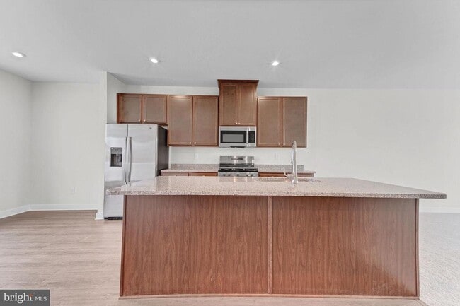 Building Photo - 66 SPYGLASS HILL Dr