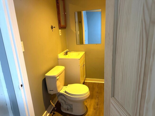 Building Photo - 3 Bedrooms, Newly updated!