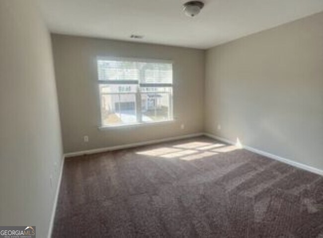 Building Photo - 135 Sams Dr