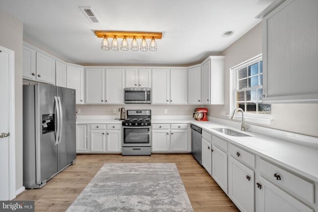 Building Photo - 6340 Cullen Pl