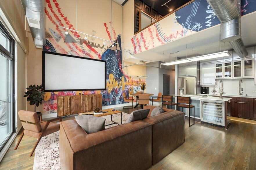 Building Photo - 1530 S State St