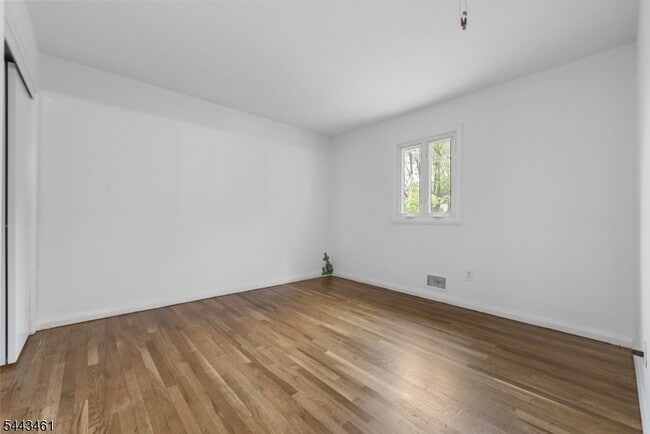 Building Photo - 46 Daka Ct