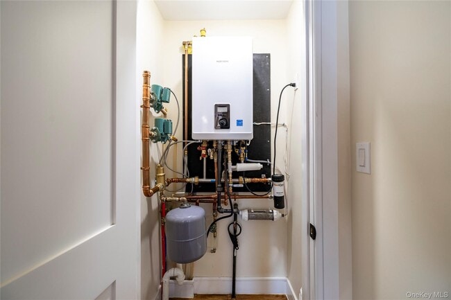 Building Photo - 35 Ostend Rd