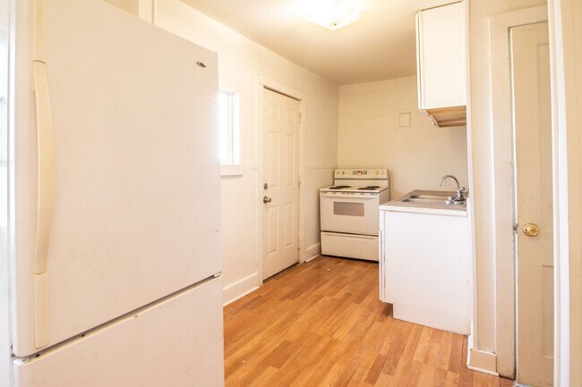 Building Photo - 207 Temple Ave