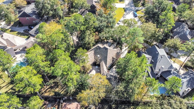 Building Photo - MOVE IN READY! Cream-of-the-crop location in the heart of the cul-de-sac!