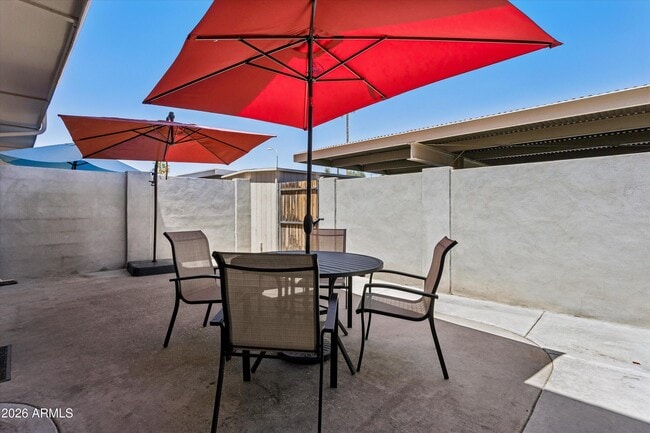 Building Photo - 8141 E Vista Dr