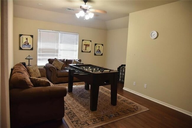 Building Photo - 9500 Lisi Anne Dr