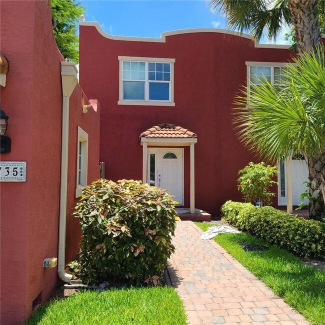 Building Photo - 735 NW 1st Ave