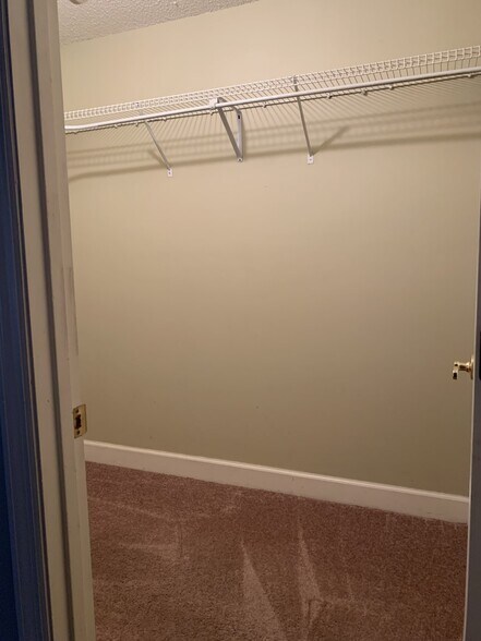 Building Photo - 1601 Red Fox Trail