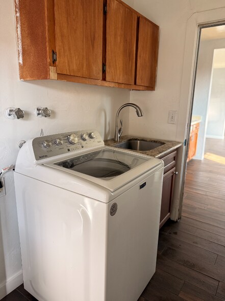 Building Photo - 1409 N Divisadero St