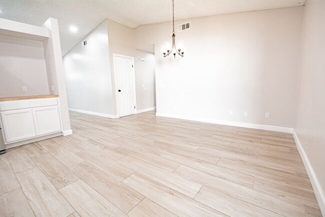 Building Photo - 8644 Frankfort St