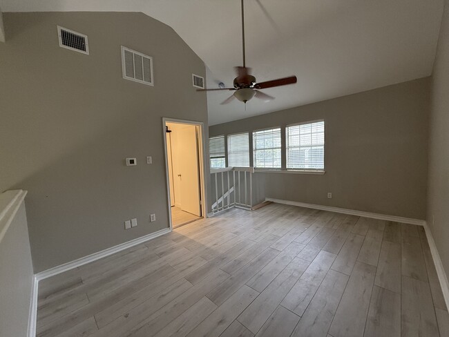upstairs bedroom - 6220 Bentwood Trl