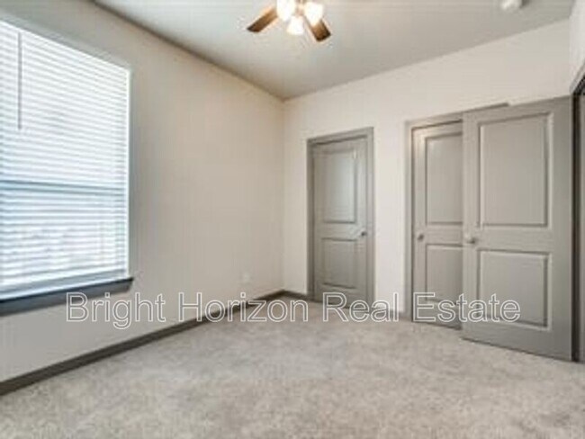 Building Photo - 10612 Tube Dr