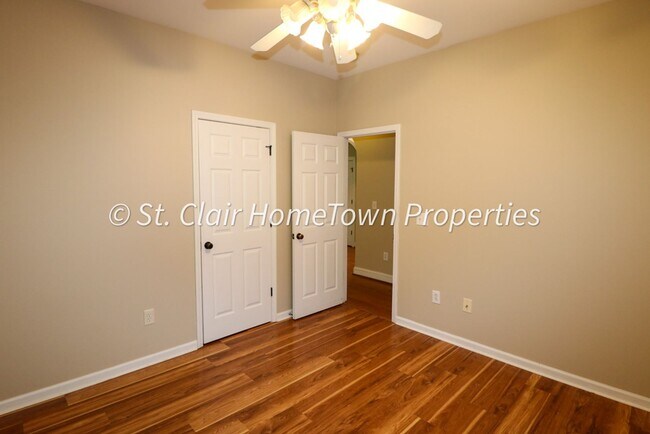 Building Photo - GREAT RENTAL IN FOX HOLLOW SUBDIVISION!