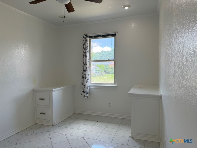 Building Photo - 2208 Illinois Dr