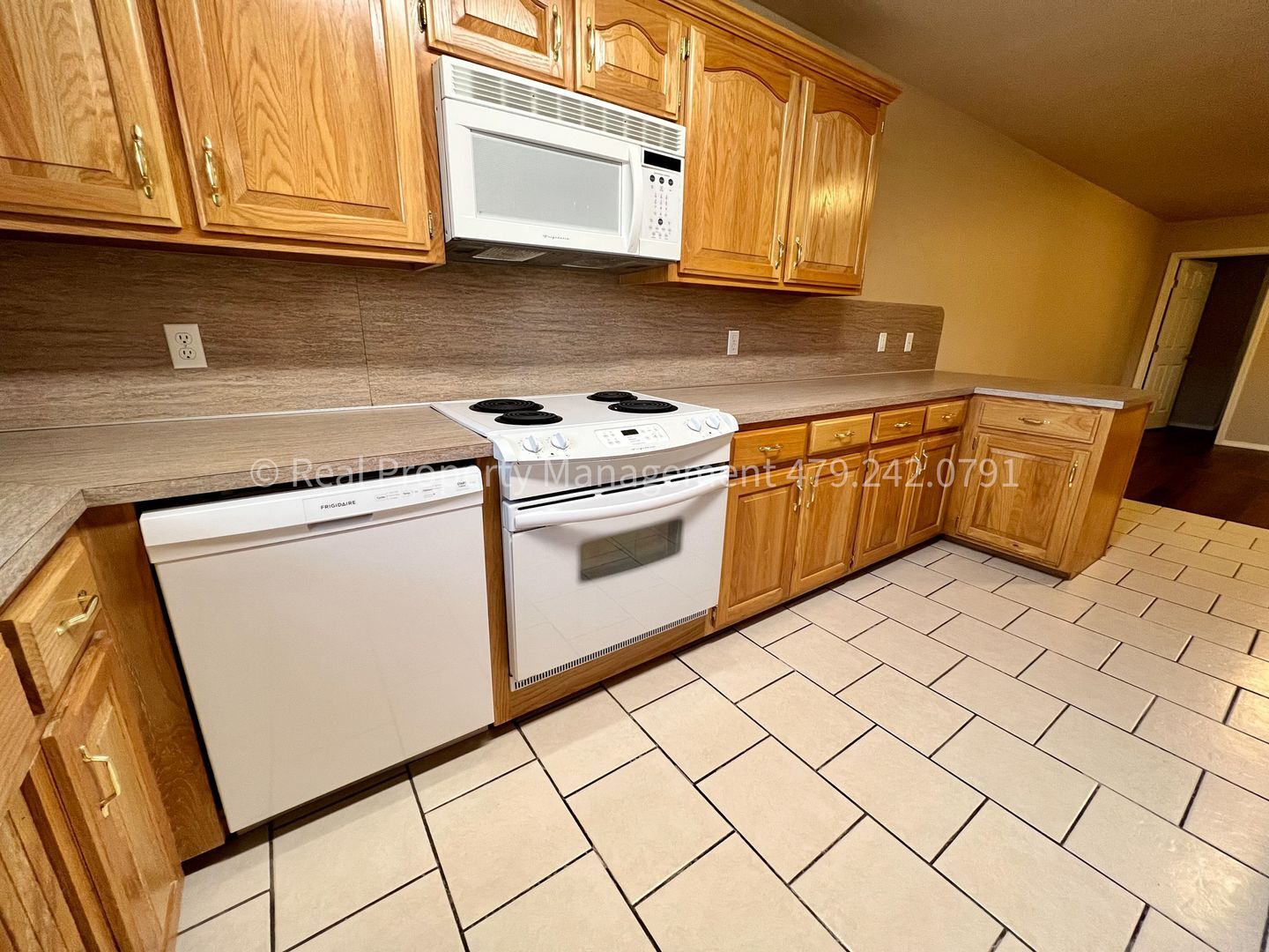 Building Photo - 207 H St