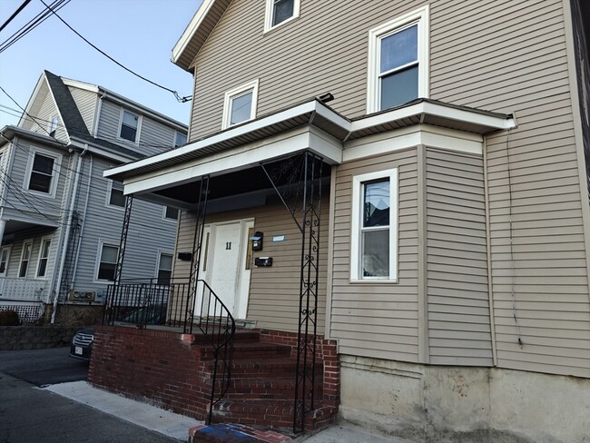 Building Photo - 11 Nelson St