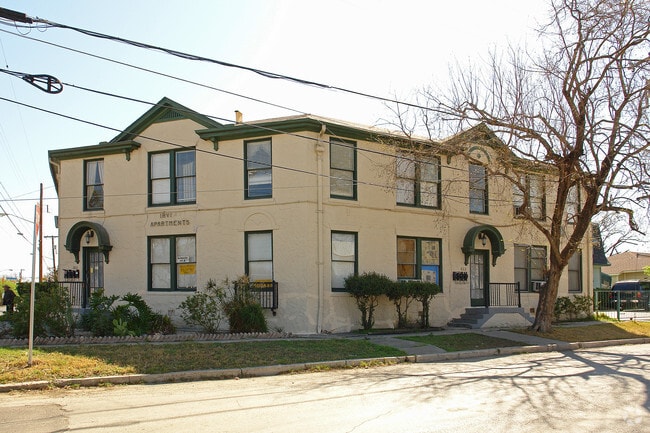 Primary Photo - Dewey/Ogden