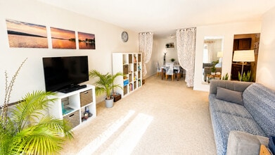 Building Photo - 1026 Castilian Ct