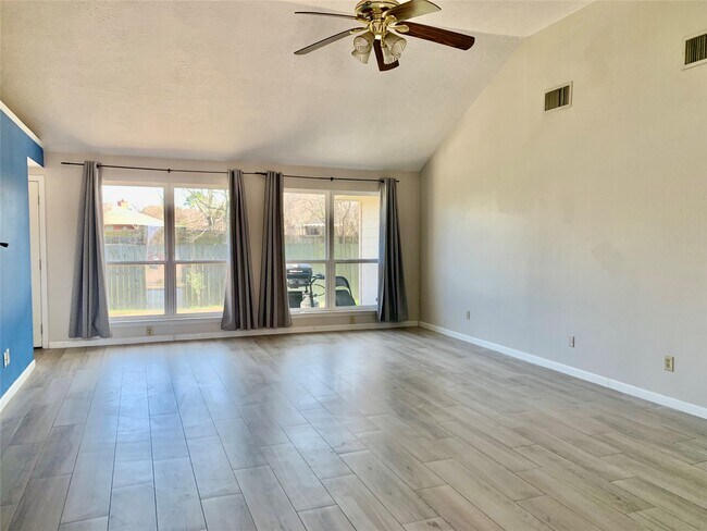 Building Photo - 2903 Bentley Ct